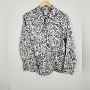 Chicos Non-Iron Cool max all season Cheetah/Leopard print Button Up -Sz. 1 (Med)